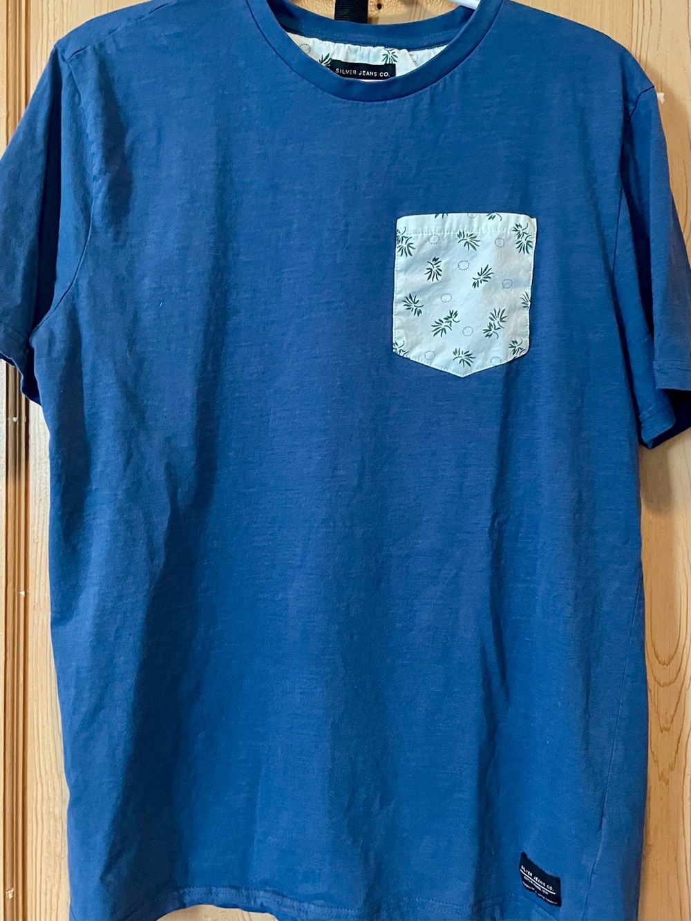Silver Jeans Co. Men's Blue Pocket T-Shirt Palm Tree Print Accent
